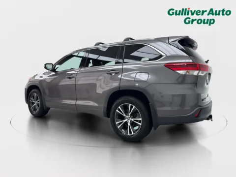 More photos of 2017 Toyota Highlander LE Plus at Gulliver Auto Group, TX