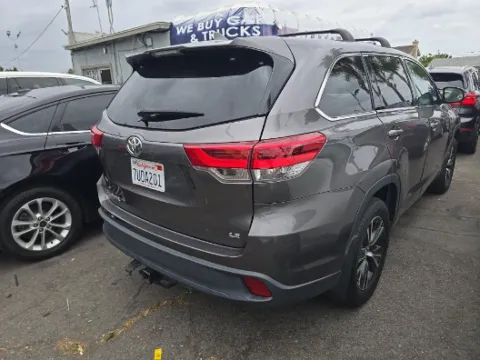 Photos of 2017 Toyota Highlander LE Plus for sale in Plano, TX at Gulliver Auto Group