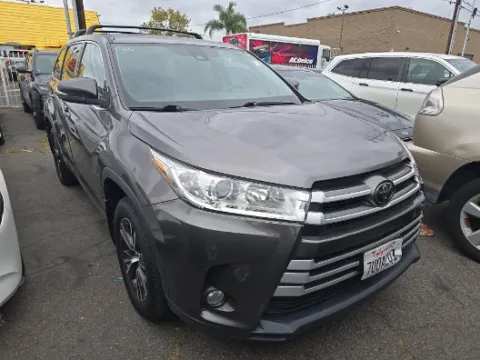 More photos of 2017 Toyota Highlander LE Plus at Gulliver Auto Group, TX