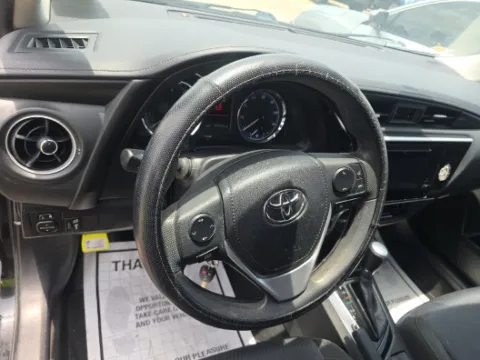 More photos of 2018 Toyota Corolla LE at Gulliver Auto Group, TX