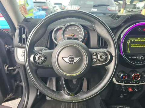 More photos of 2017 MINI Cooper S Countryman at Gulliver Auto Group, TX