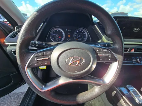 More photos of 2023 Hyundai Sonata SEL at Gulliver Auto Group, TX