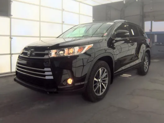 Black 2018 Toyota Highlander XLE for sale in Plano, TX