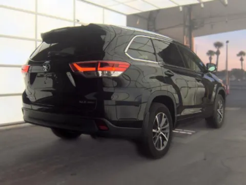 Another view of 2018 Toyota Highlander XLE for sale in Plano, TX at Gulliver Auto Group