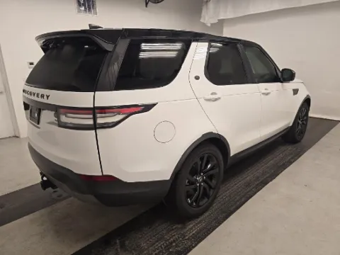 Photos of 2019 Land Rover Discovery SE for sale in Plano, TX at Gulliver Auto Group
