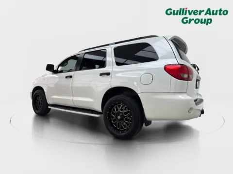 More photos of 2017 Toyota Sequoia Platinum at Gulliver Auto Group, TX