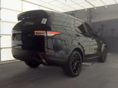Another view of 2020 Land Rover Discovery SE for sale in Plano, TX at Gulliver Auto Group