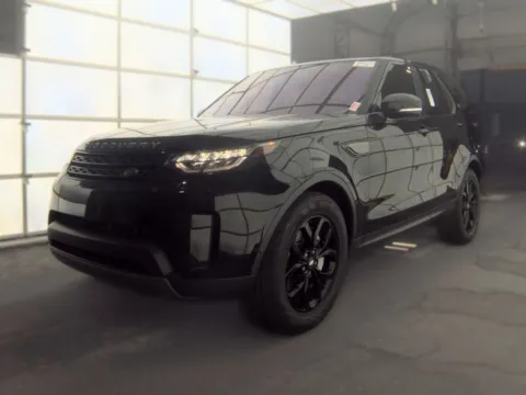 Photos of 2020 Land Rover Discovery SE for sale in Plano, TX at Gulliver Auto Group