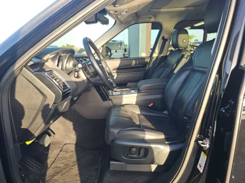 More photos of 2020 Land Rover Discovery SE at Gulliver Auto Group, TX