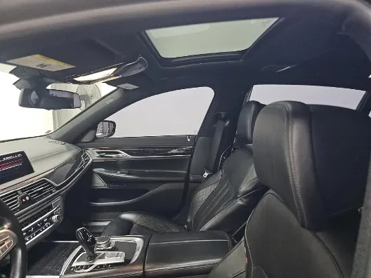 2020 BMW 7 Series 740i - Photo 6