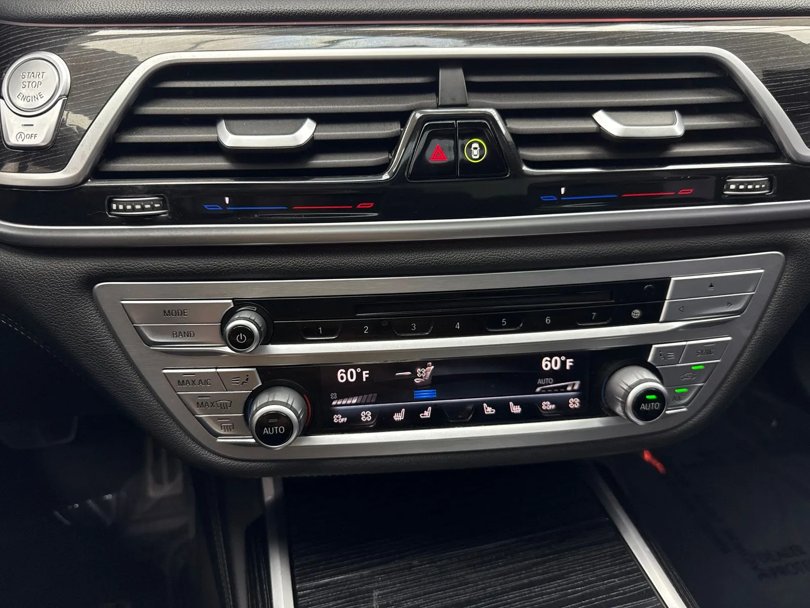 2020 BMW 7 Series 740i - Photo 29