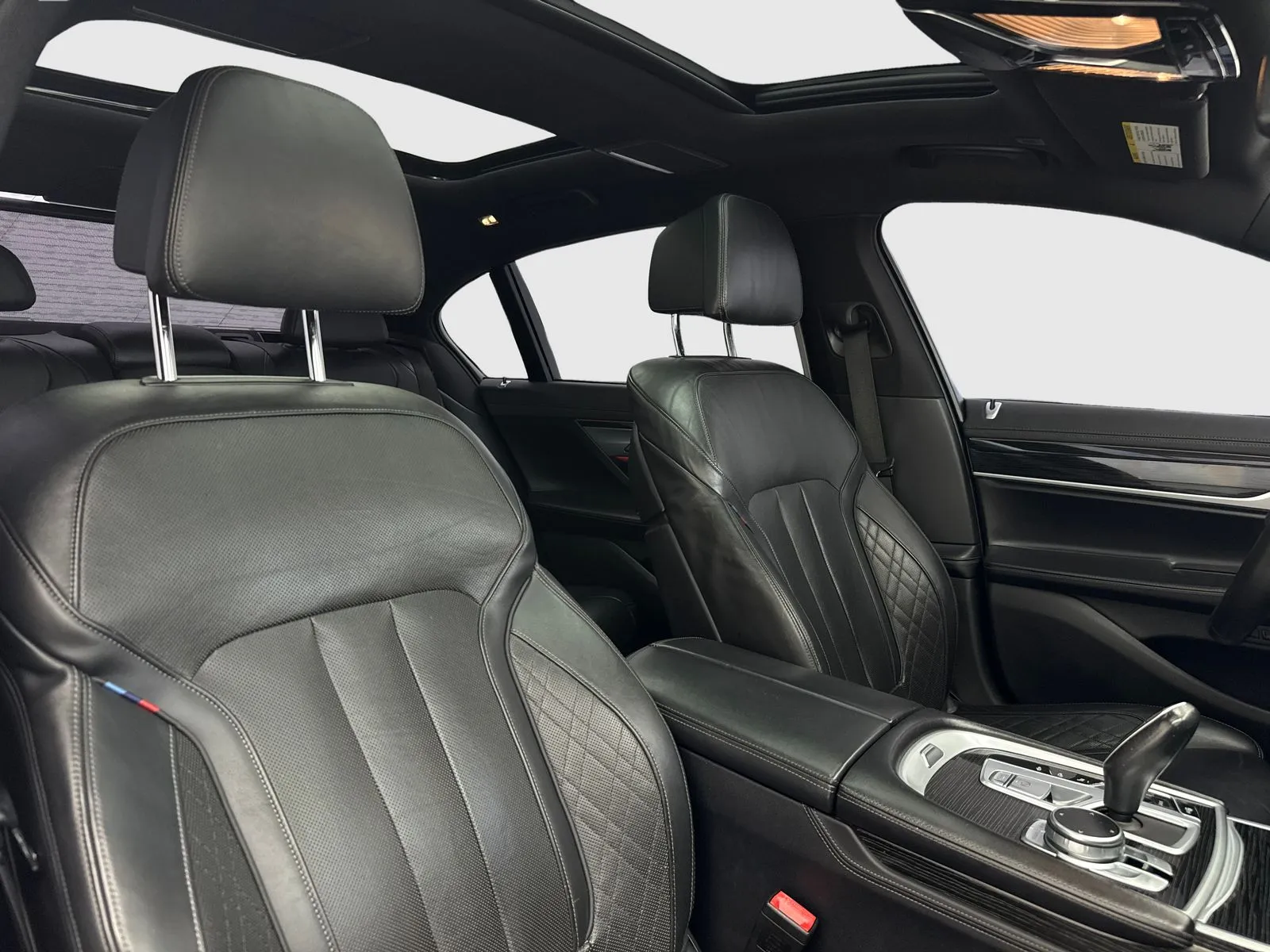 2020 BMW 7 Series 740i - Photo 40