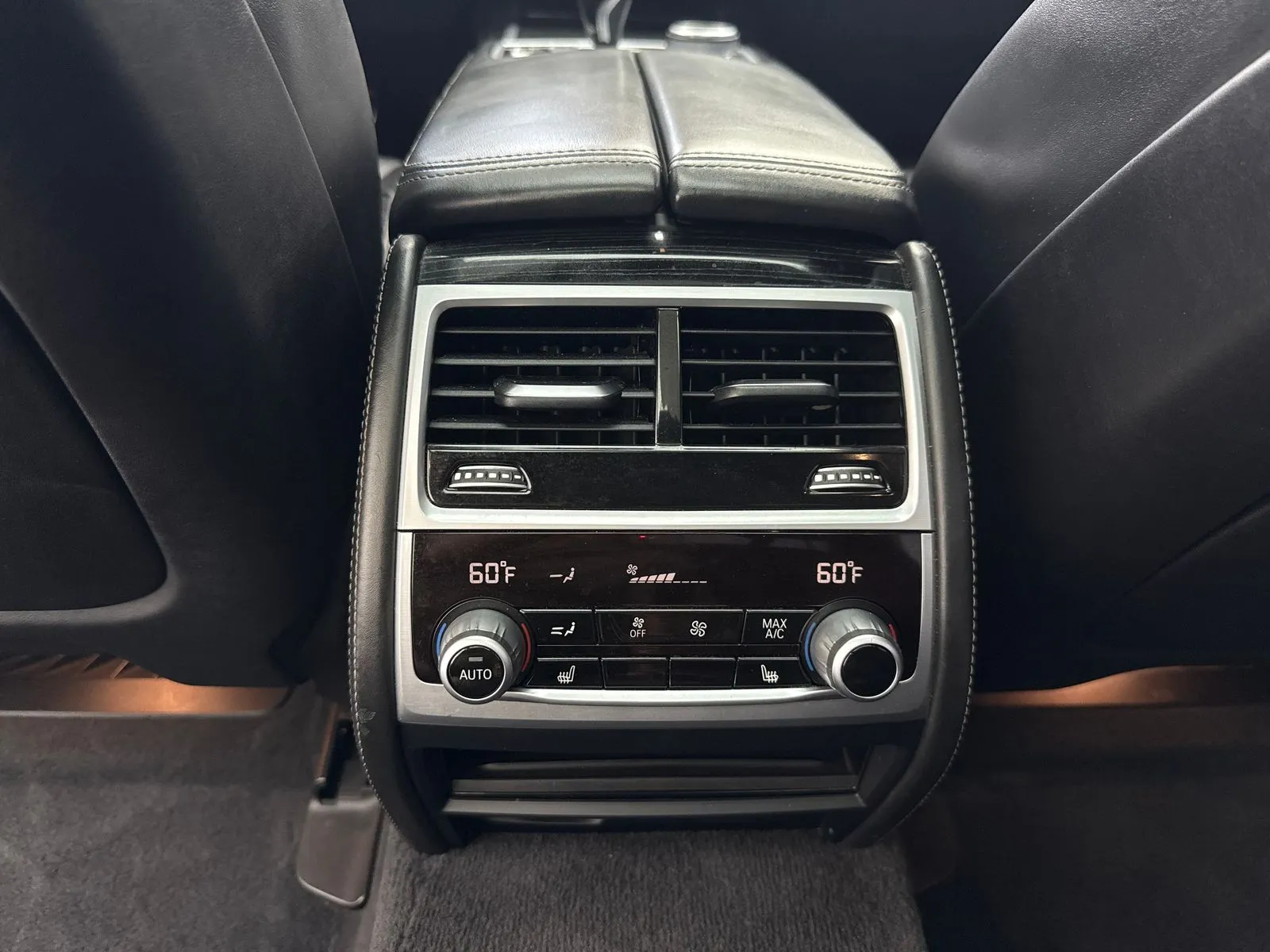 2020 BMW 7 Series 740i - Photo 38