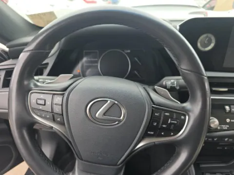 More photos of 2022 Lexus ES 300h at Gulliver Auto Group, TX