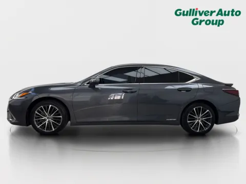 More photos of 2022 Lexus ES 300h at Gulliver Auto Group, TX