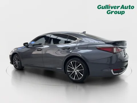 More photos of 2022 Lexus ES 300h at Gulliver Auto Group, TX