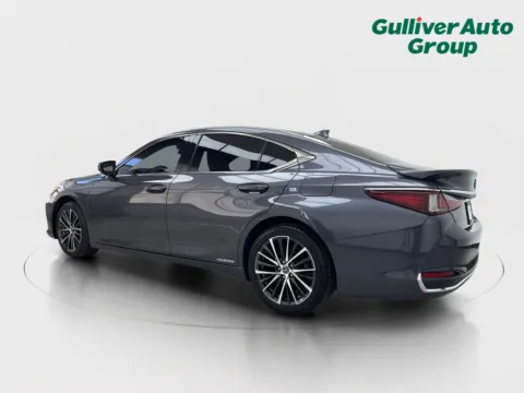More photos of 2022 Lexus ES 300h at Gulliver Auto Group, TX