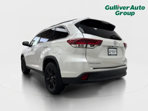 More photos of 2019 Toyota Highlander SE at Gulliver Auto Group, TX