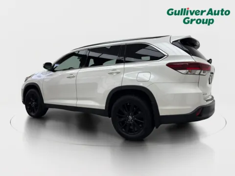 More photos of 2019 Toyota Highlander SE at Gulliver Auto Group, TX