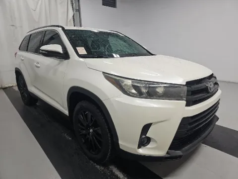 Another view of 2019 Toyota Highlander SE for sale in Plano, TX at Gulliver Auto Group