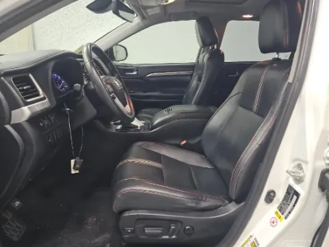 More photos of 2019 Toyota Highlander SE at Gulliver Auto Group, TX