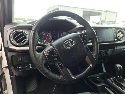 More photos of 2020 Toyota Tacoma TRD Off-Road at Gulliver Auto Group, TX