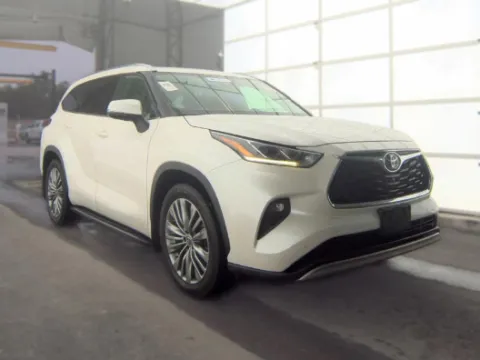 More photos of 2020 Toyota Highlander Platinum at Gulliver Auto Group, TX