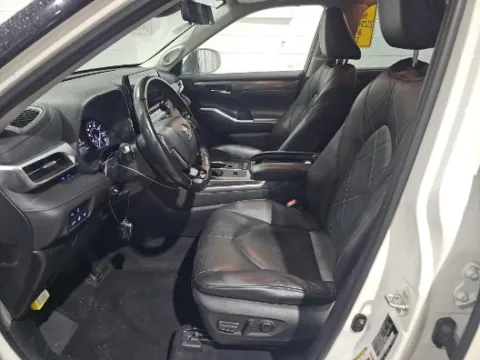 More photos of 2020 Toyota Highlander Platinum at Gulliver Auto Group, TX