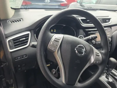 More photos of 2016 Nissan Rogue SV at Gulliver Auto Group, TX