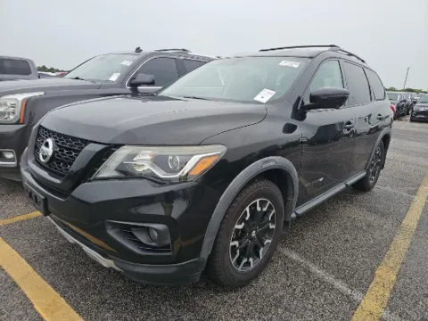 Black 2019 Nissan Pathfinder SL for sale in Plano, TX