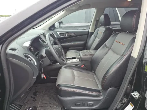 More photos of 2019 Nissan Pathfinder SL at Gulliver Auto Group, TX