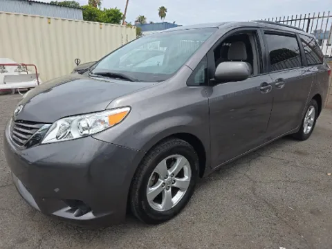 Gray 2017 Toyota Sienna LE for sale in Plano, TX