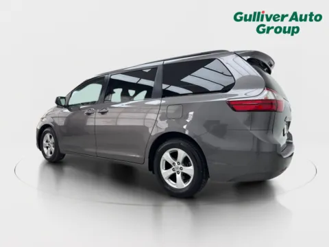 More photos of 2017 Toyota Sienna LE at Gulliver Auto Group, TX