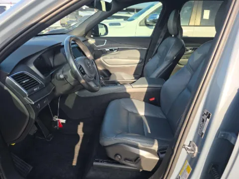 More photos of 2020 Volvo XC90 T6 Momentum at Gulliver Auto Group, TX