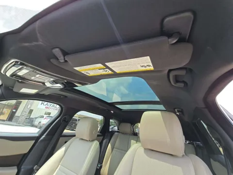 More photos of 2019 Land Rover Range Rover Velar SE R-Dynamic at Gulliver Auto Group, TX