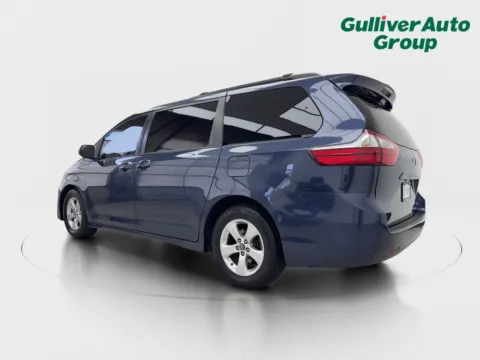 More photos of 2018 Toyota Sienna LE at Gulliver Auto Group, TX