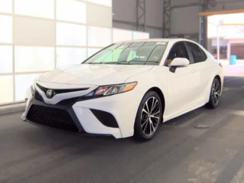 Photos of 2018 Toyota Camry SE for sale in Plano, TX at Gulliver Auto Group