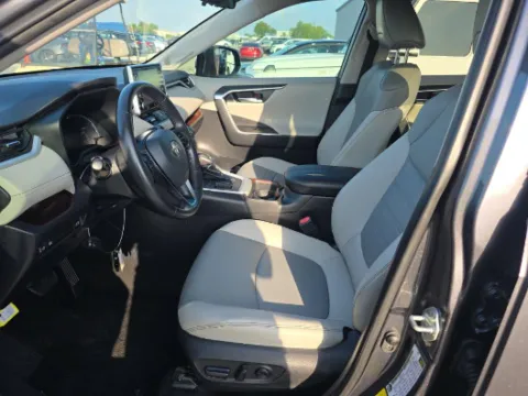 More photos of 2020 Toyota RAV4 Limited at Gulliver Auto Group, TX
