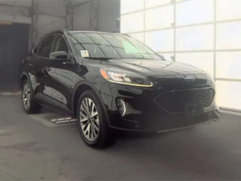 More photos of 2020 Ford Escape Titanium at Gulliver Auto Group, TX