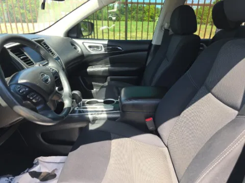More photos of 2018 Nissan Pathfinder SV at Gulliver Auto Group, TX