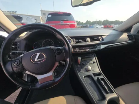 More photos of 2016 Lexus CT 200h at Gulliver Auto Group, TX