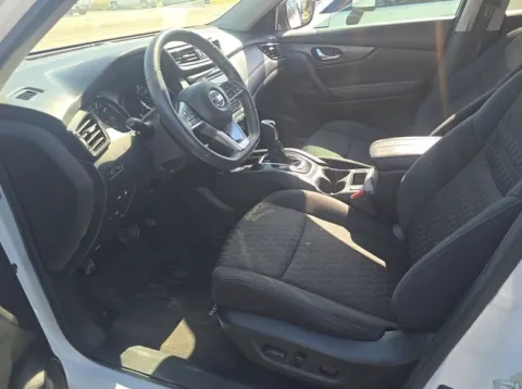 More photos of 2018 Nissan Rogue SV at Gulliver Auto Group, TX