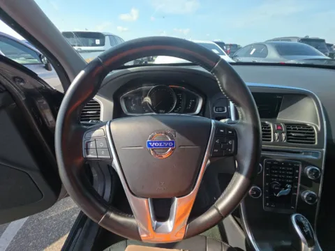 More photos of 2016 Volvo XC60 T6 at Gulliver Auto Group, TX