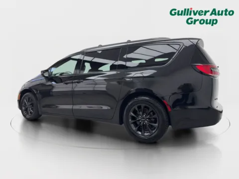 More photos of 2021 Chrysler Pacifica Touring L at Gulliver Auto Group, TX