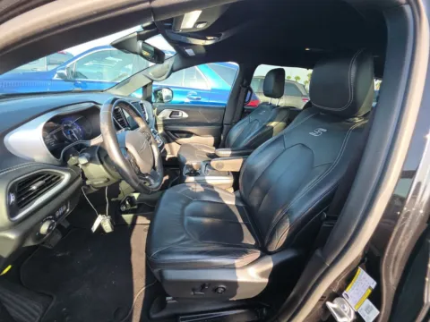 More photos of 2021 Chrysler Pacifica Touring L at Gulliver Auto Group, TX