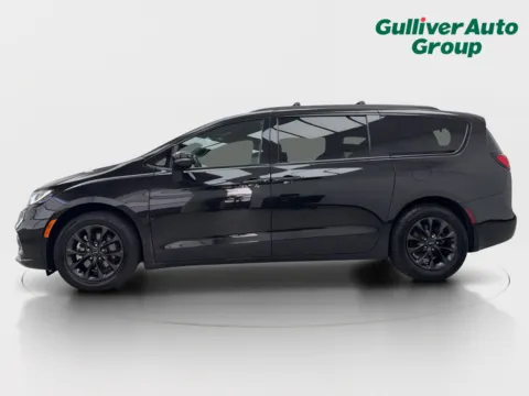 Another view of 2021 Chrysler Pacifica Touring L for sale in Plano, TX at Gulliver Auto Group