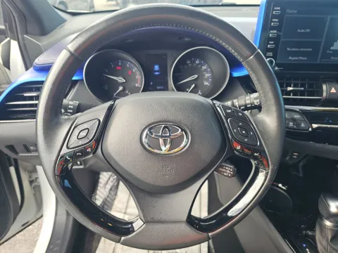 More photos of 2020 Toyota C-HR XLE at Gulliver Auto Group, TX