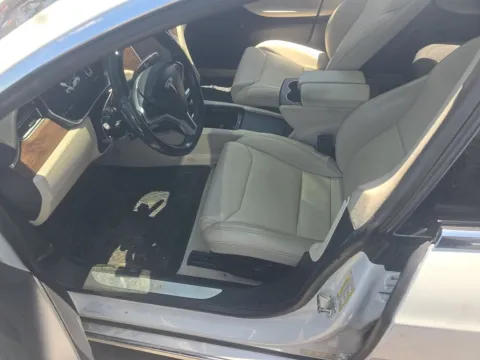 More photos of 2018 Tesla Model S 75D at Gulliver Auto Group, TX
