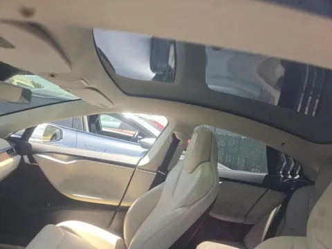 More photos of 2018 Tesla Model S 75D at Gulliver Auto Group, TX