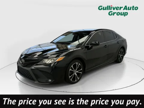 Black 2019 Toyota Camry SE for sale in Plano, TX